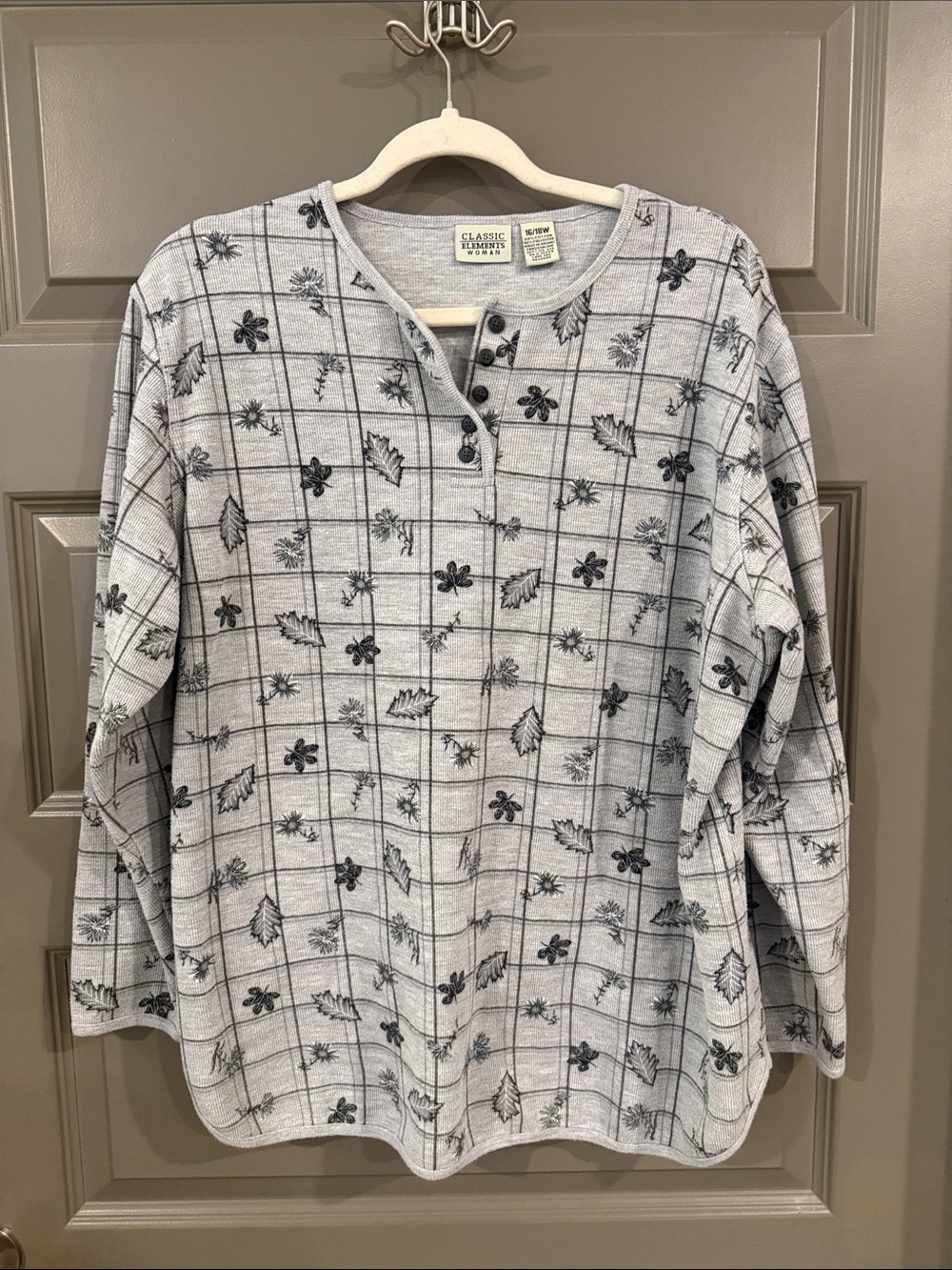 Classic Elements Gray Henley Sweatshirt with Floral Grid Print